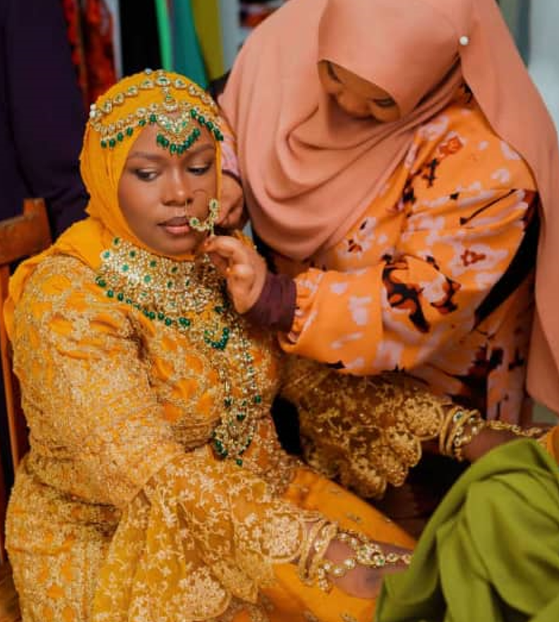 Amakanzu meza cyane kugiciro utasanga ahandi